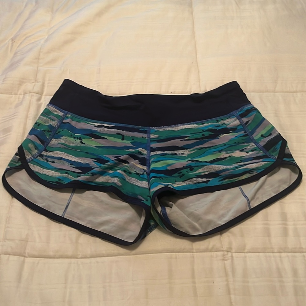 Lululemon Speed Up Shorts size 6